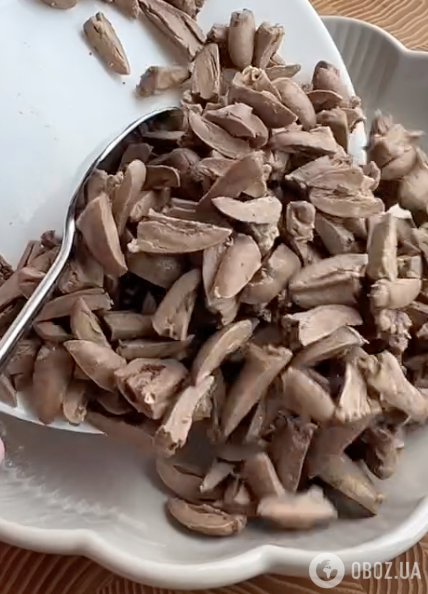 Сытный салат из куриных сердечек: делимся оригинальным рецептом блюда на каждый день