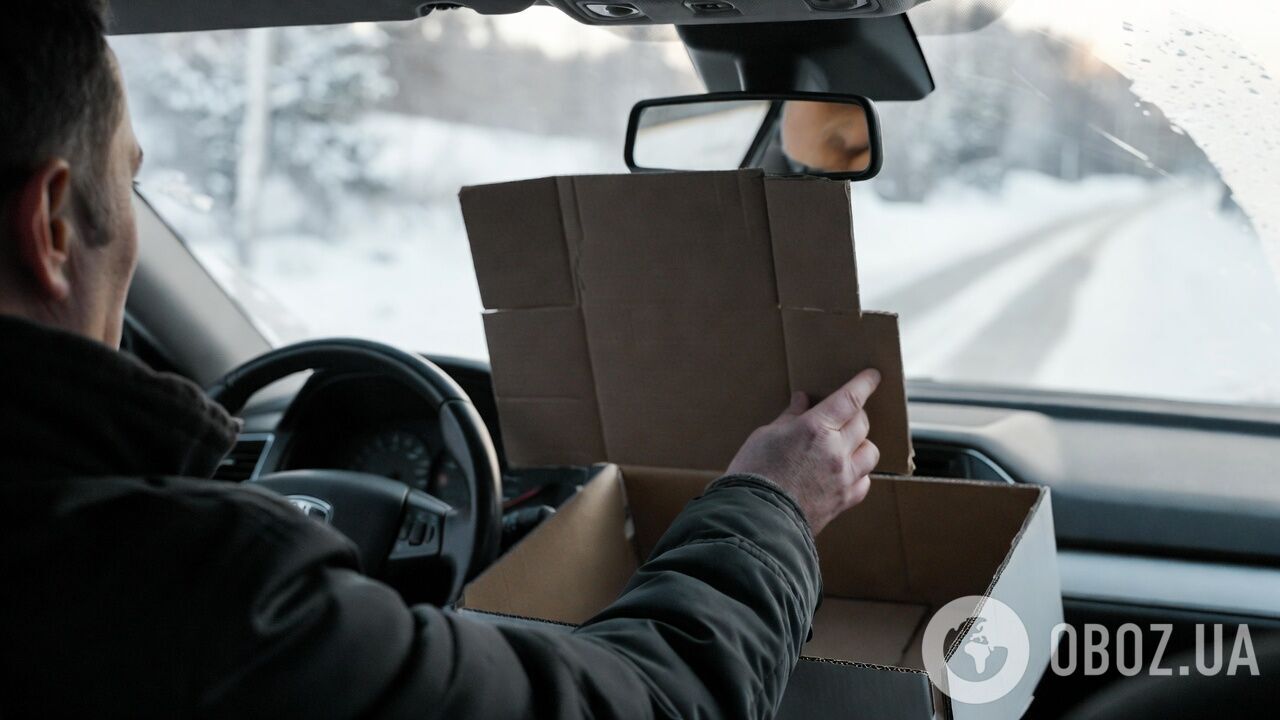 Шкребок не знадобиться: як зробити, щоб лобове скло авто не замерзало