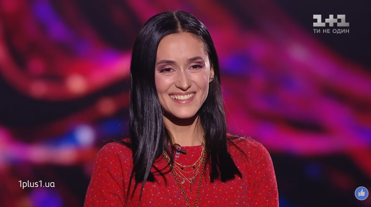 "Коли співали "У нас на районі", журі розверталося". Всюдисвоя – про закулісся "Х-Фактора" і "Голосу країни", приниження Серьоги та тугу за Україною