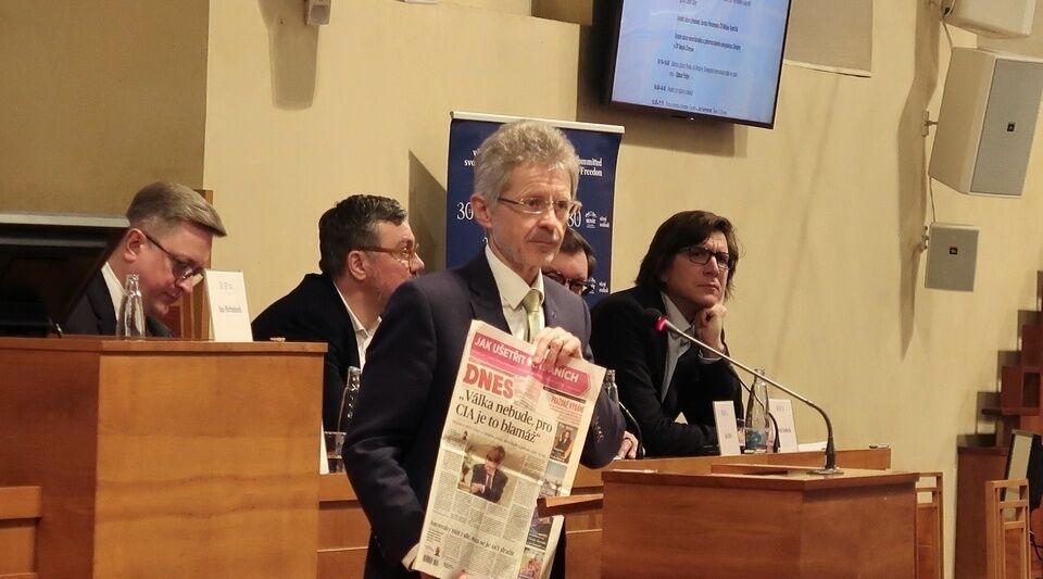 "Це не благодійність, а інвестиція": у чеському Сенаті обговорили допомогу Україні