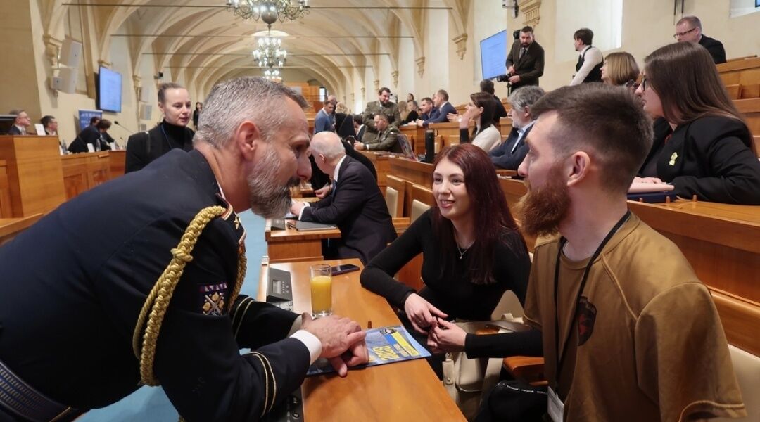 "Це не благодійність, а інвестиція": у чеському Сенаті обговорили допомогу Україні