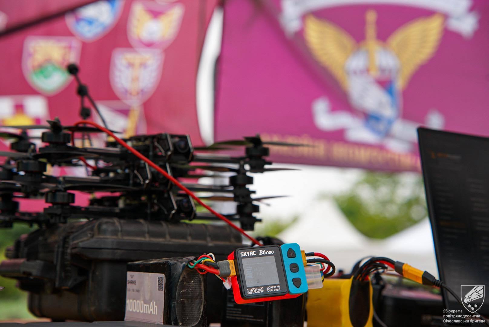 Налаштувати, знищити і встояти: як FPV-лабораторія 78-ї ОДШБр програмує підтримку з неба