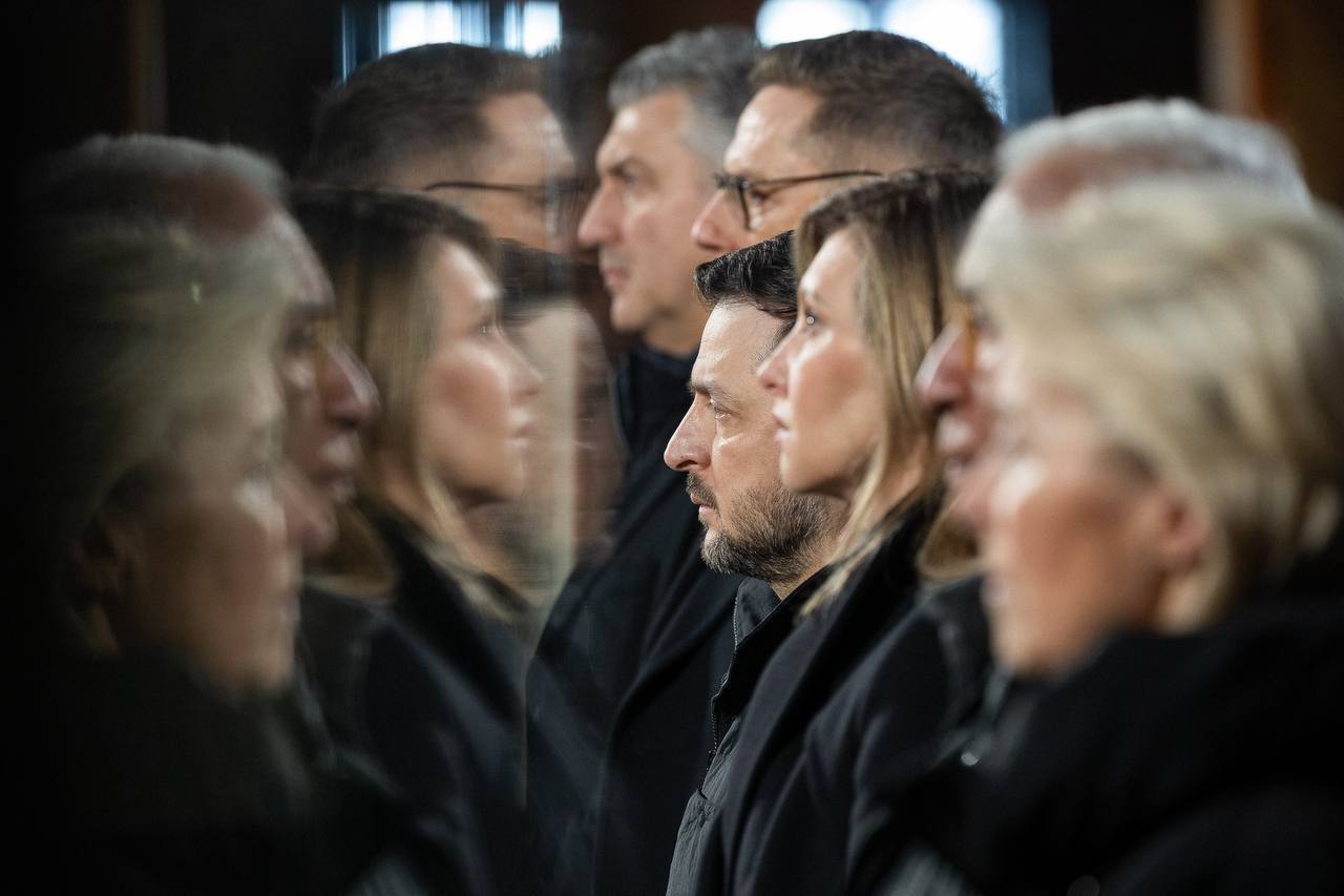 Зеленський разом з іноземними гостями взяли участь у молитві за Україну. Відео