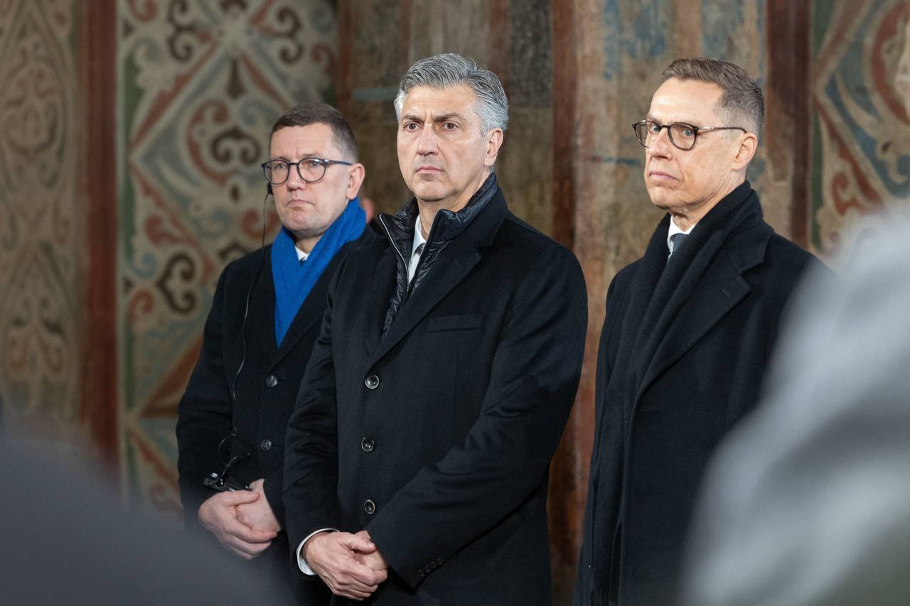 Зеленський разом з іноземними гостями взяли участь у молитві за Україну. Відео