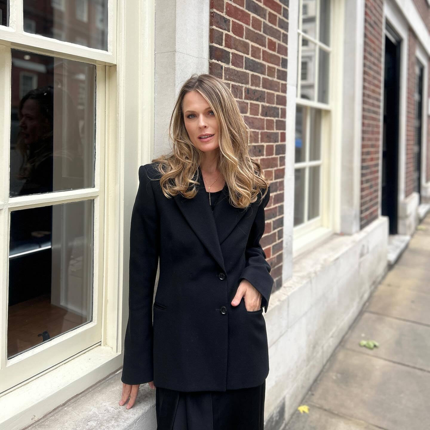 Секреты молодости Оли Фреймут: делала ли ведущая пластические операции и как она ухаживает за собой в 44 года