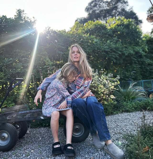 Секреты молодости Оли Фреймут: делала ли ведущая пластические операции и как она ухаживает за собой в 44 года