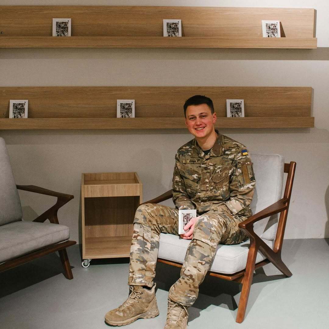 Зірки Голлівуду продекламували вірші українських героїв і розчулили мережу. Відео