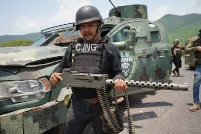 Мексика розгортає тисячі солдатів після заворушень через смерть лідера одного з найвпливовіших картелів – Reuters