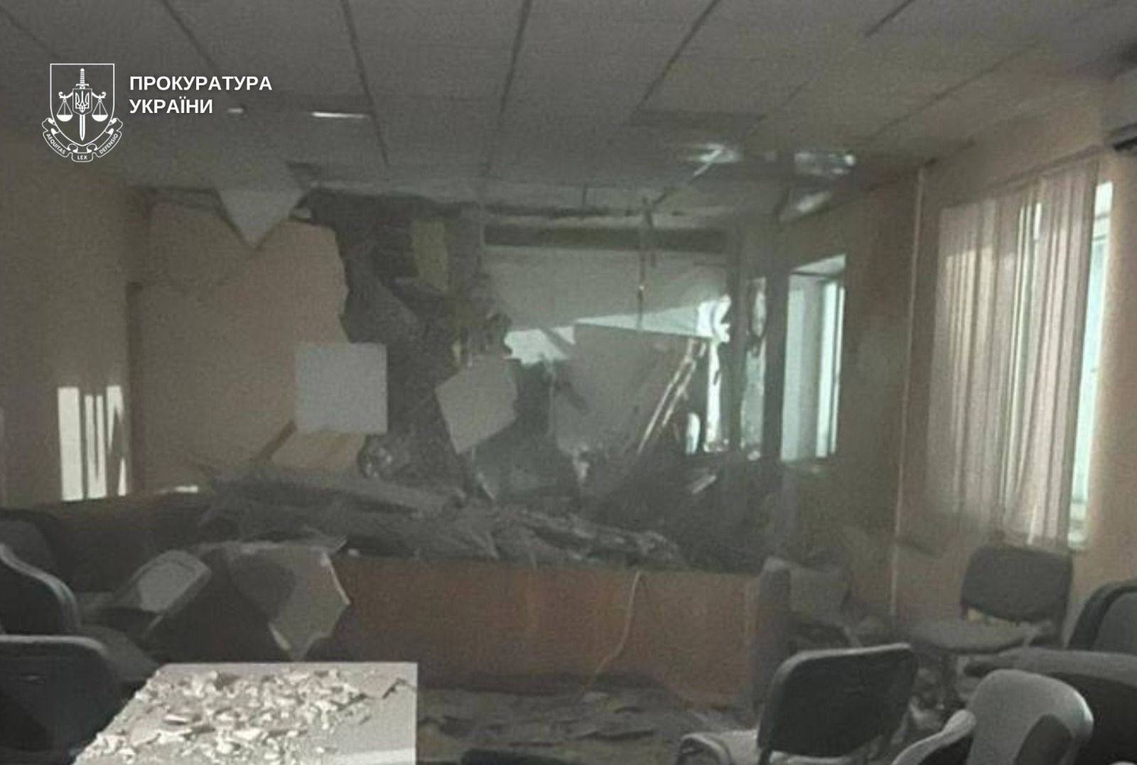 У Дніпрі пролунав вибух в одному з райвідділів поліції: усі подробиці. Фото