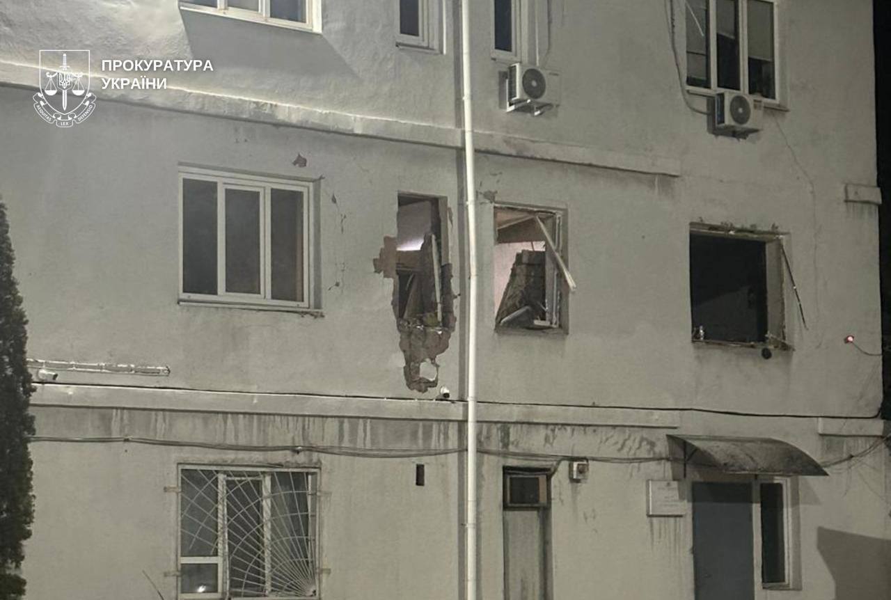 У Дніпрі пролунав вибух в одному з райвідділів поліції: усі подробиці. Фото