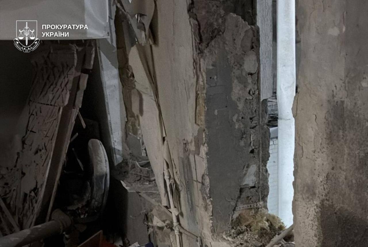 У Дніпрі пролунав вибух в одному з райвідділів поліції: усі подробиці. Фото