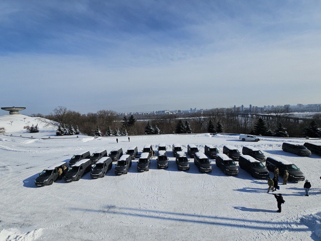 MK Foundation передал Силам обороны Украины 50 автомобилей: транспорт уже работает на передовой