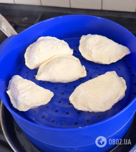 Пухкі домашні вареники на парі: готуються з тіста на кефірі