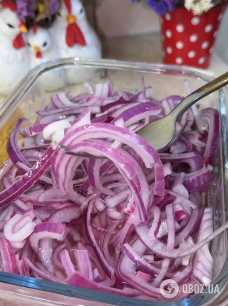 Как вкусно замариновать фиолетовый лук: к мясу и различным салатам