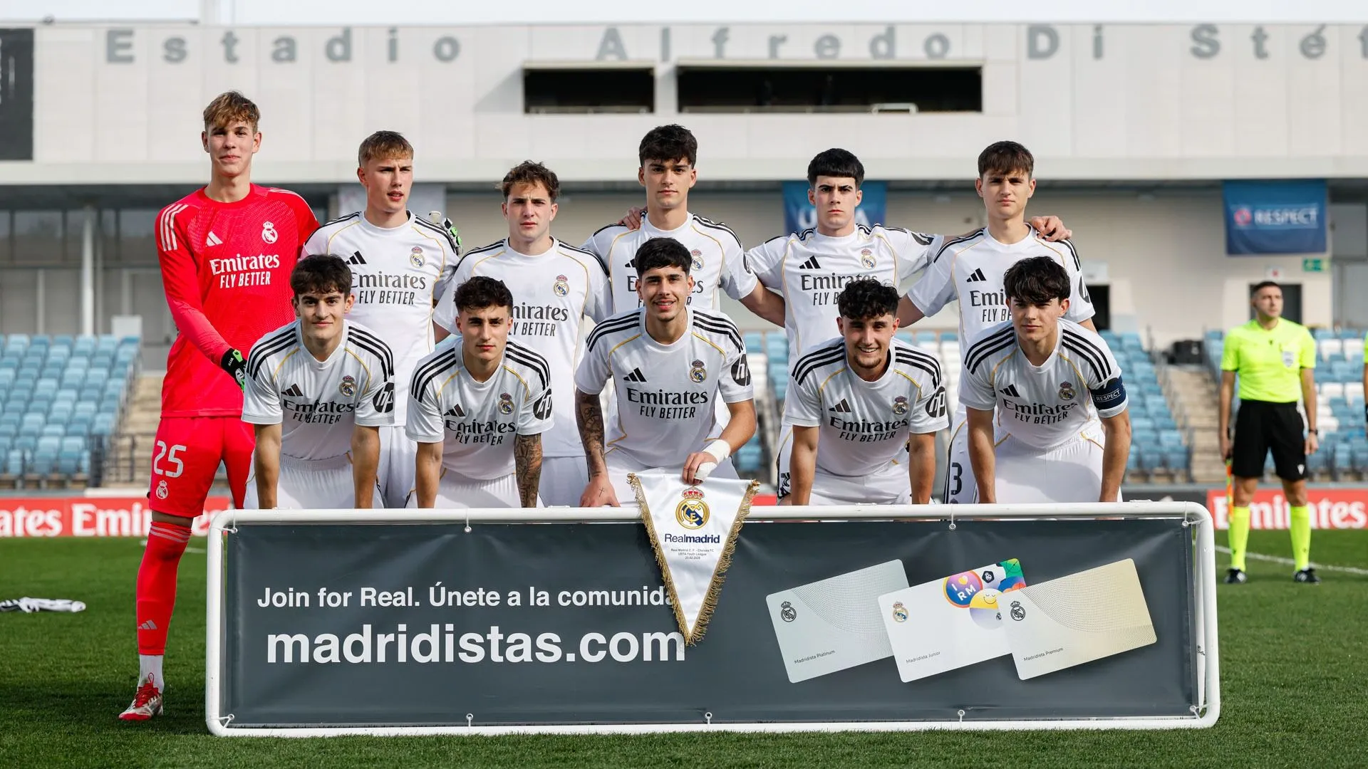 Воротар збірної України відбив усі удари і допоміг "Реалу" пройти "Челсі" в 1/8 фіналу Ліги УЄФА U-19. Відео