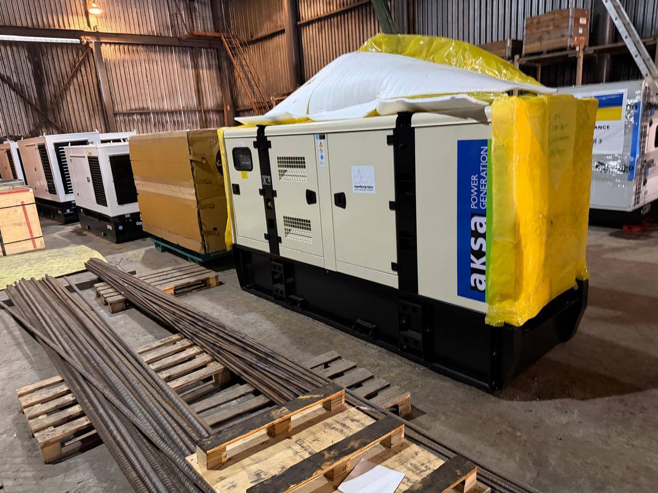 Генераторы и оборудование для их подключения: Киев получил очередную партию помощи. Подробности и фото