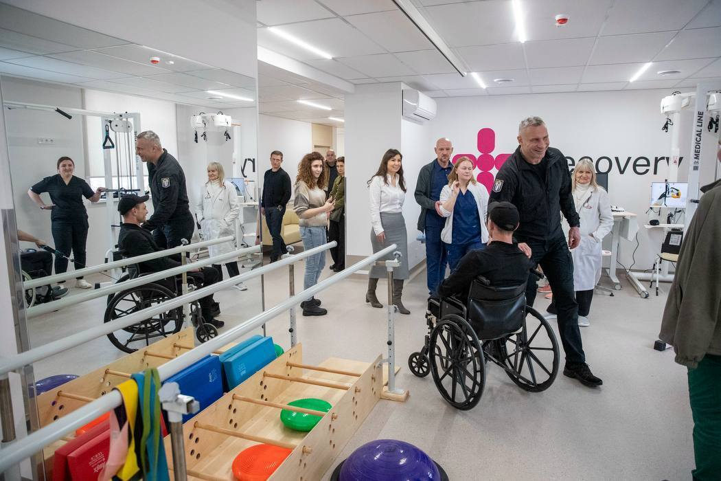 У лікарні Києва відкрили нове відділення фізичної та реабілітаційної медицини: Кличко показав фото