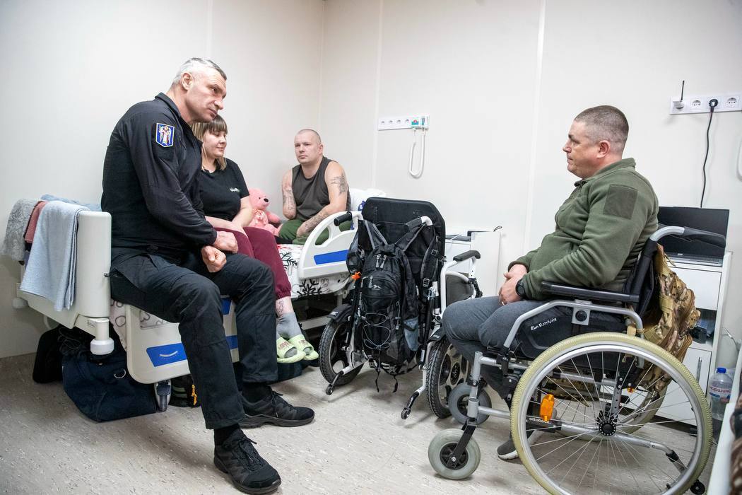 У лікарні Києва відкрили нове відділення фізичної та реабілітаційної медицини: Кличко показав фото