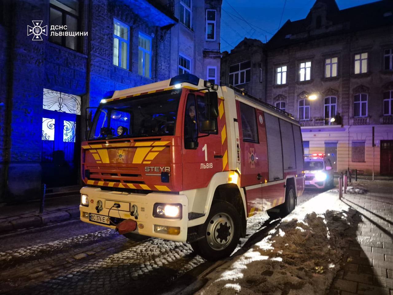 У Львові внаслідок вибуху у квартирі травмовано двох людей: усі подробиці. Фото