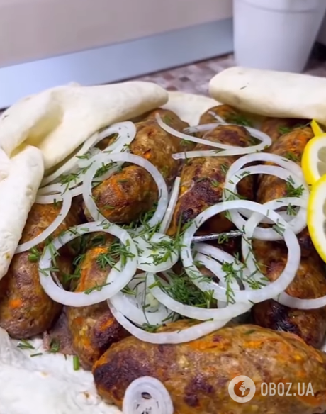 Найсоковитіші м'ясні котлети в духовці: як приготувати