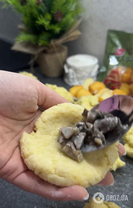 Можна використати навіть вчорашню картоплю: як приготувати смачні смажені зрази на сковорідці