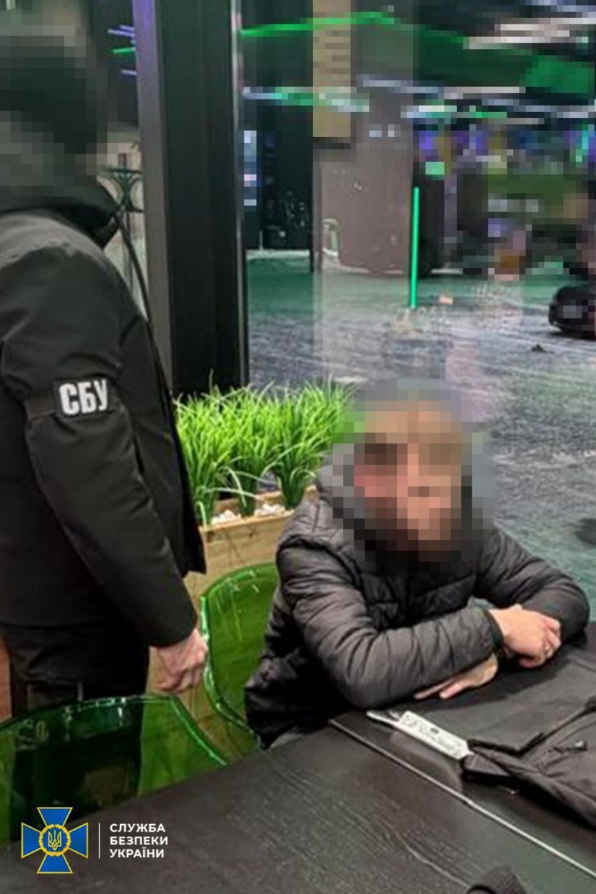 За "услуги" брали от 5 до 21 тыс. долларов: в Украине разоблачили еще семь "уклонистских схем" в разных регионах. Фото