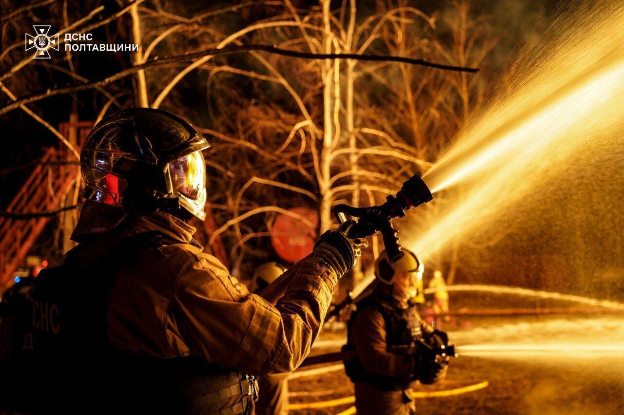 Россия атаковала Украину дронами, баллистикой и ракетами из самолетов Ту-95МС и Ту-160: есть разрушения и пострадавшие. Фото и видео