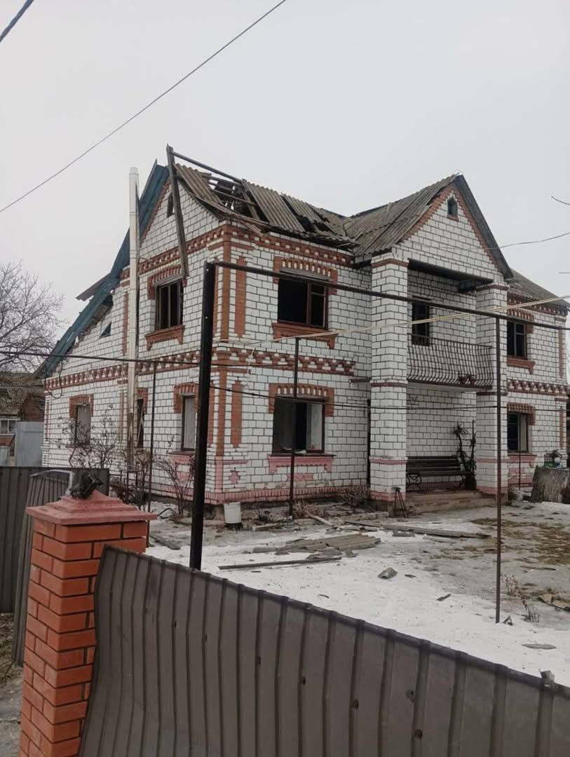 Россия атаковала Украину дронами, баллистикой и ракетами из самолетов Ту-95МС и Ту-160: есть разрушения и пострадавшие. Фото и видео