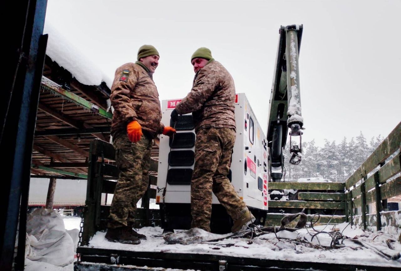 "Сталевий фронт" передав 157-й ОМБр техніку та обладнання на мільйони гривень