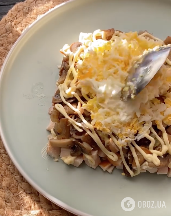 Салат "Святковий" із філе, яєць та огірка: найпростіший рецепт ситної страви