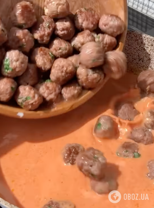 Сытные мясные митболы с пикантным соусом: рецепт блюда, которое вкуснее за котлеты и голубцы