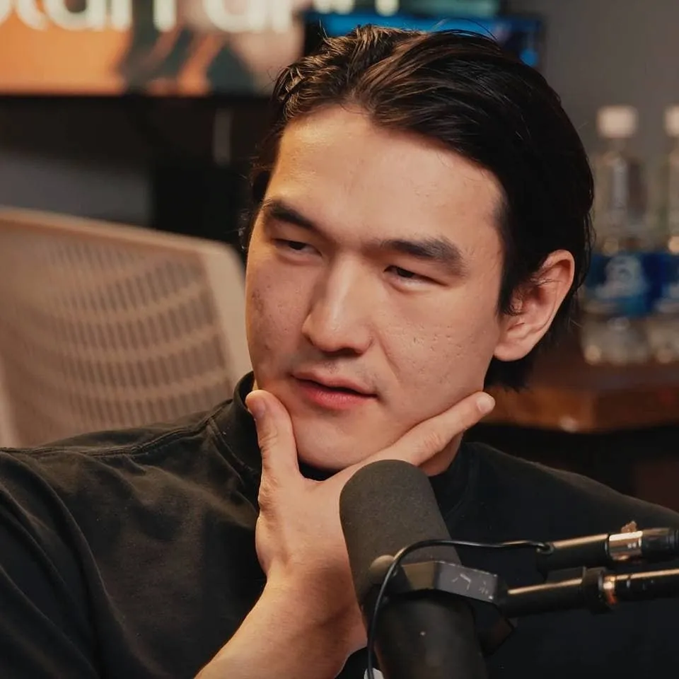 "Даже у Зеленского такого нет". Изгнанный из России Нурлан Сабуров сменил политические взгляды и высмеял Кремль