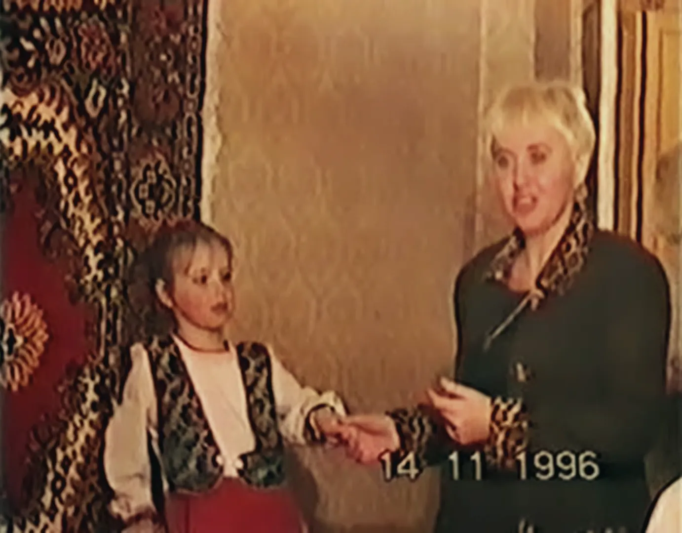 Виступала в нічних клубах з 12 років: Надя Дорофєєва показала фото та відео з дитинства, які майже ніхто не бачив