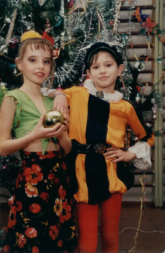 Виступала в нічних клубах з 12 років: Надя Дорофєєва показала фото та відео з дитинства, які майже ніхто не бачив