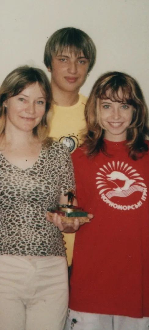 Виступала в нічних клубах з 12 років: Надя Дорофєєва показала фото та відео з дитинства, які майже ніхто не бачив