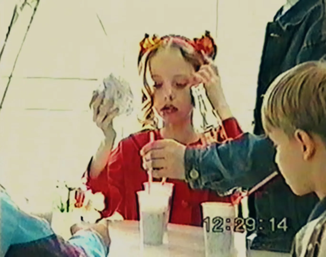 Виступала в нічних клубах з 12 років: Надя Дорофєєва показала фото та відео з дитинства, які майже ніхто не бачив