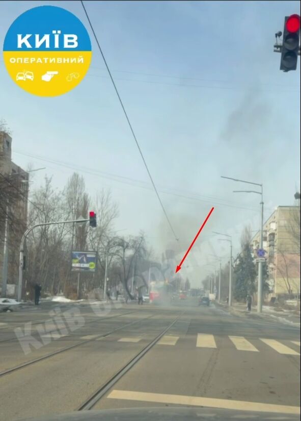 В Киеве во время движения загорелся трамвай. Все подробности, фото и видео