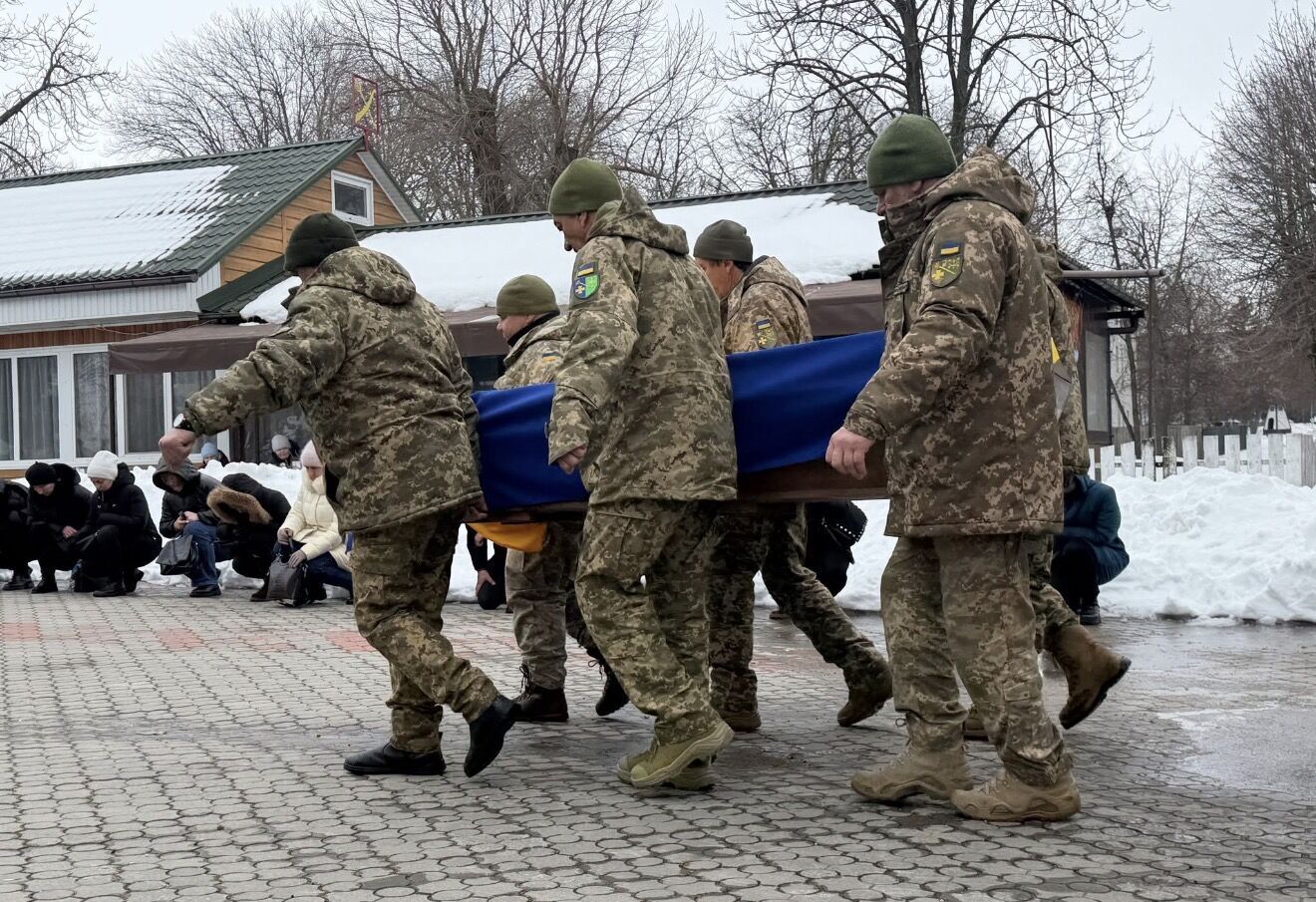 Віддав життя за Україну: на Полтавщині попрощалися із захисником, який загинув на Луганщині. Фото