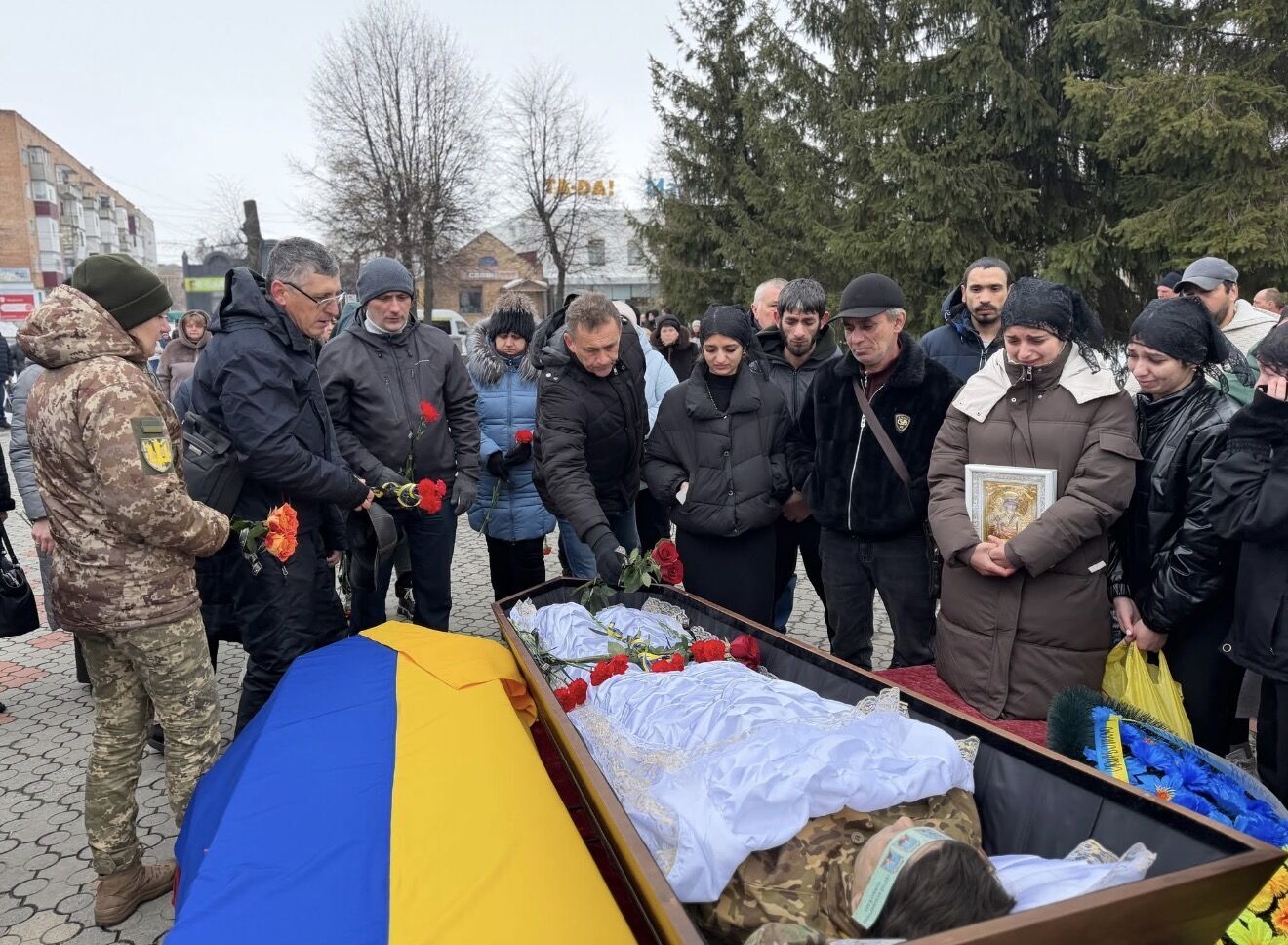 Віддав життя за Україну: на Полтавщині попрощалися із захисником, який загинув на Луганщині. Фото