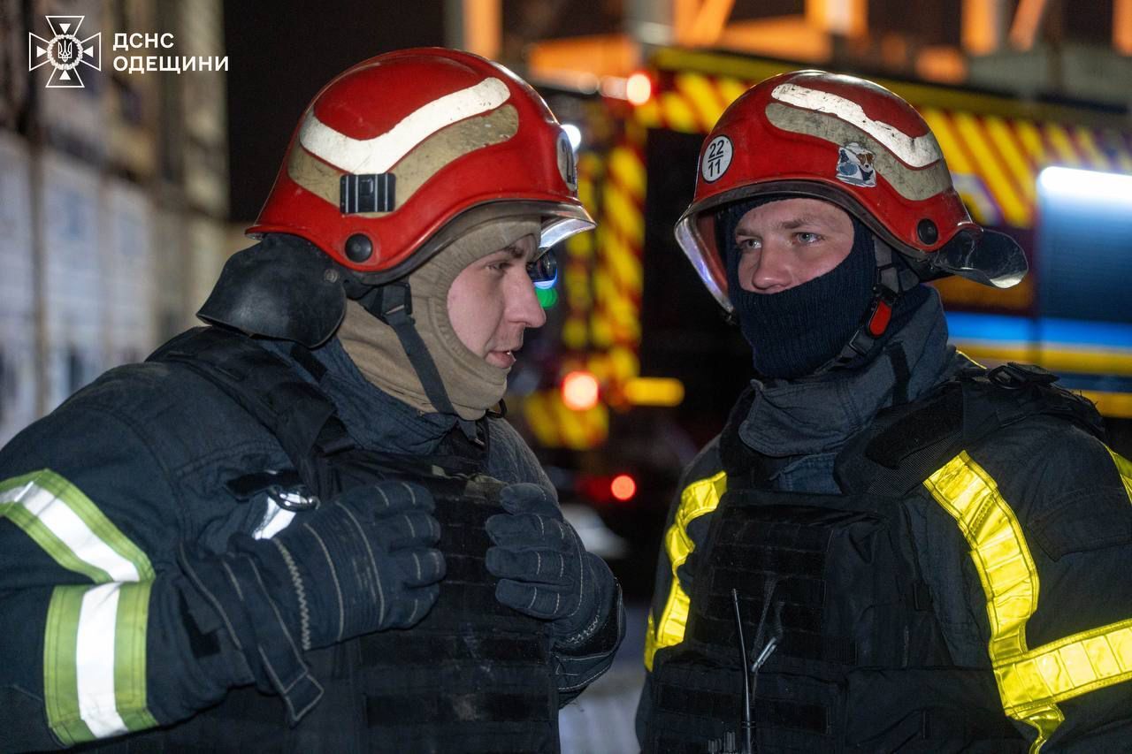 Окупанти атакували цивільну та портову інфраструктуру Одещини: є постраждалі. Фото і відео