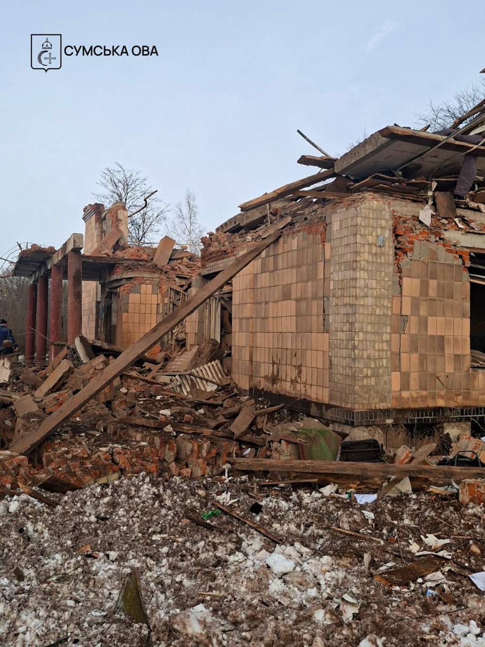 Ворог вдарив по агропідприємству на Сумщині: загинули дві працівниці, є поранена. Фото