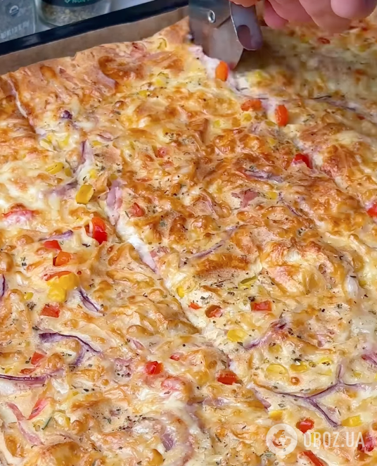 Швидка піца на рідкому тісті: найлегший рецепт смачної страви