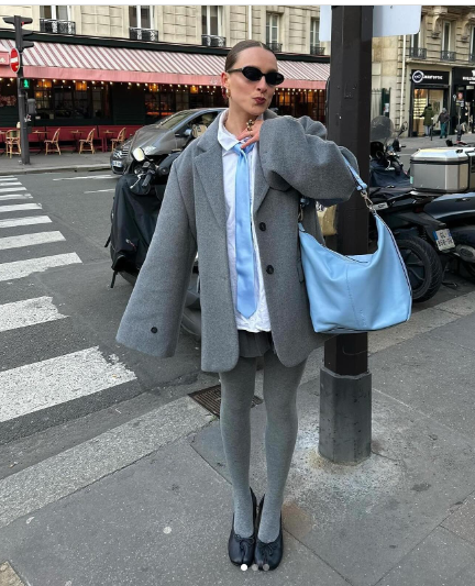 Не черный: какой цвет колготок будет самым трендовым этой весной