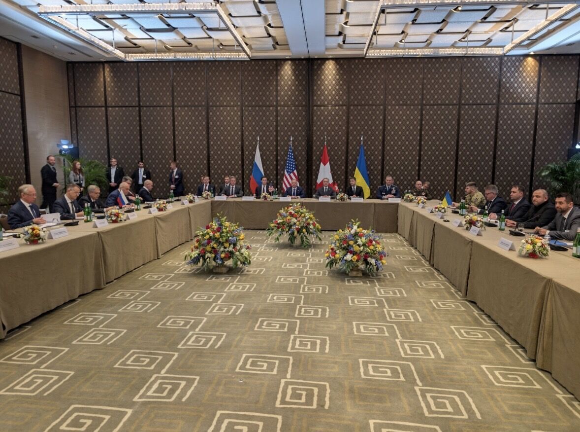 Россия хочет выйти из переговоров, если Украина не согласится отдать Донбасс – Bloomberg