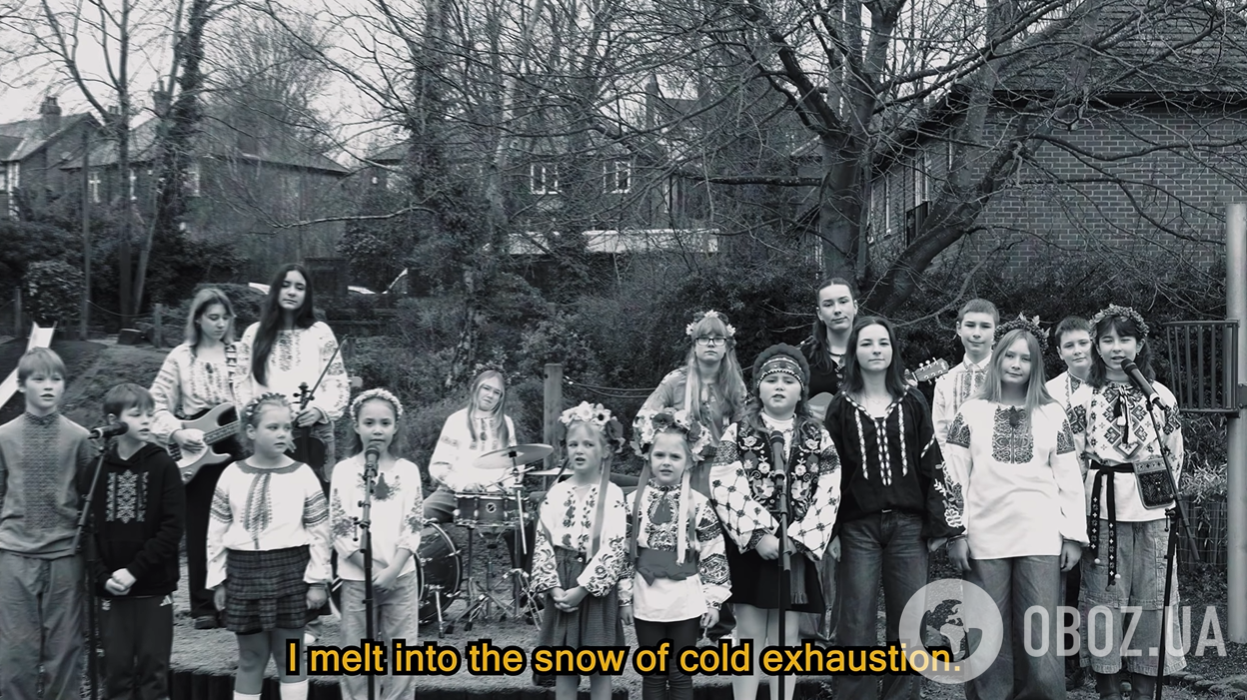 Український гурт, учасники якого були змушені переїхати до Великої Британії через війну, випустив кліп на допомогу "Охматдиту"