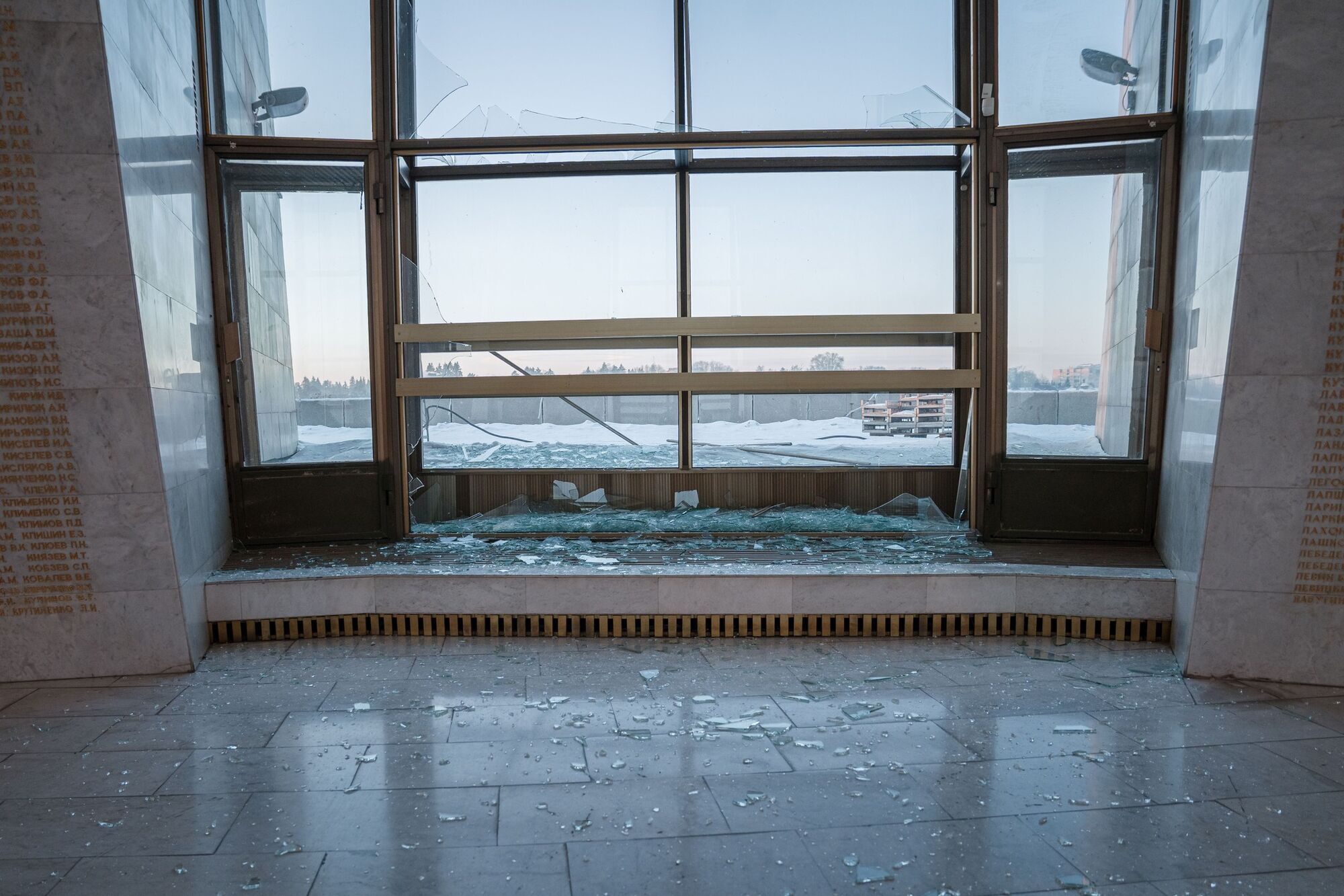 У Києві внаслідок атаки РФ пошкоджено музей у підніжжі монумента "Батьківщина-мати". Усі подробиці та фото