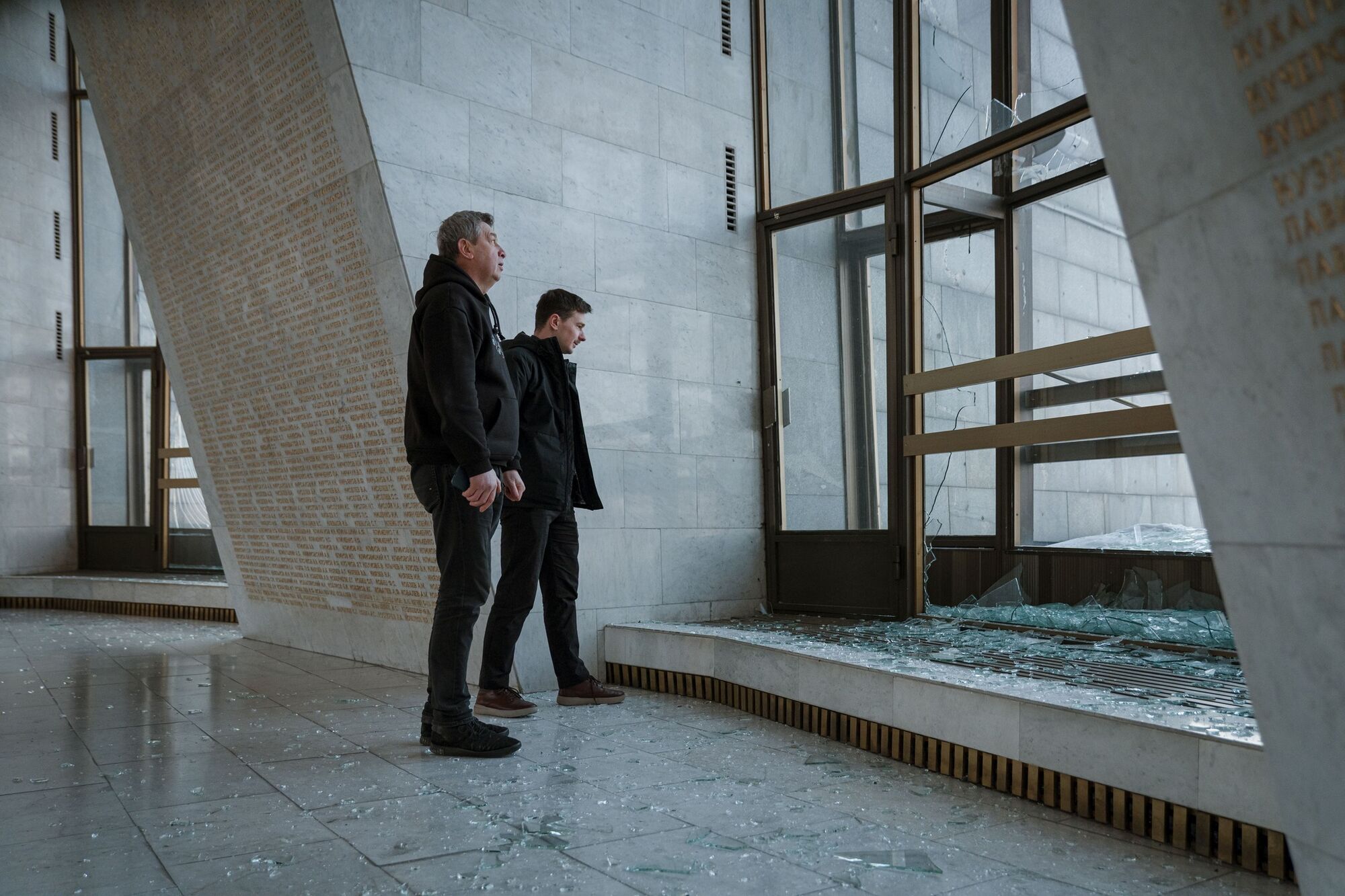 У Києві внаслідок атаки РФ пошкоджено музей у підніжжі монумента "Батьківщина-мати". Усі подробиці та фото