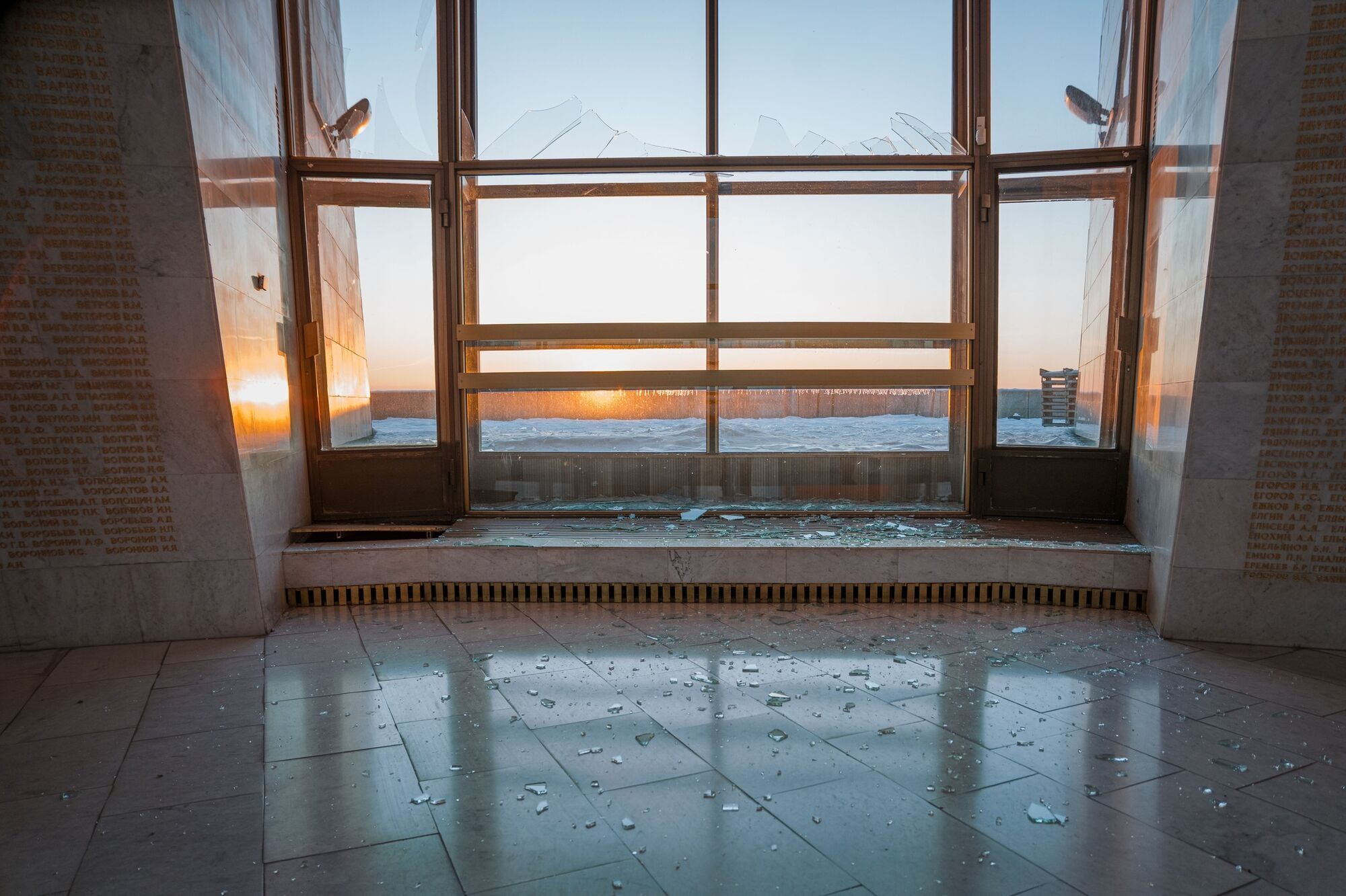 У Києві внаслідок атаки РФ пошкоджено музей у підніжжі монумента "Батьківщина-мати". Усі подробиці та фото