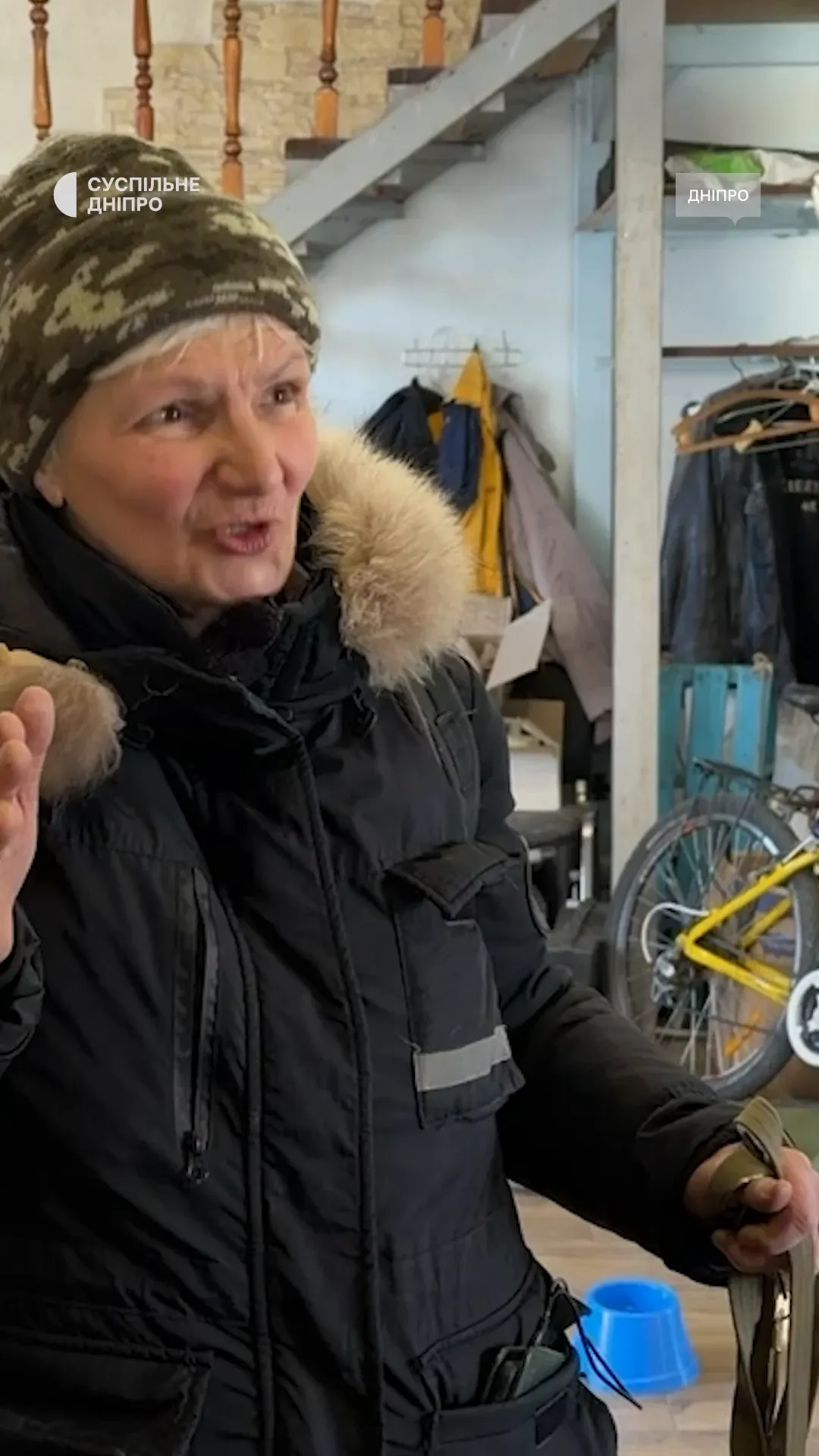 "Хрен вы нас запугаете, Бог на нашей стороне": жительница Днепра, которая чудом уцелела во время атаки РФ, обратилась к россиянам. Видео