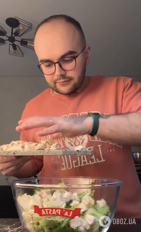 Який смачний салат приготувати з курячим філе: рецепт без майонезу